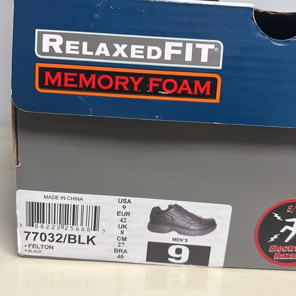 Sketchers Work Shoe 9 - Picture 3 of 5